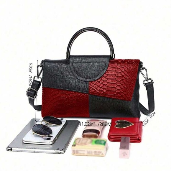 Elegant Black and Red Handbag - Picture 3 of 6